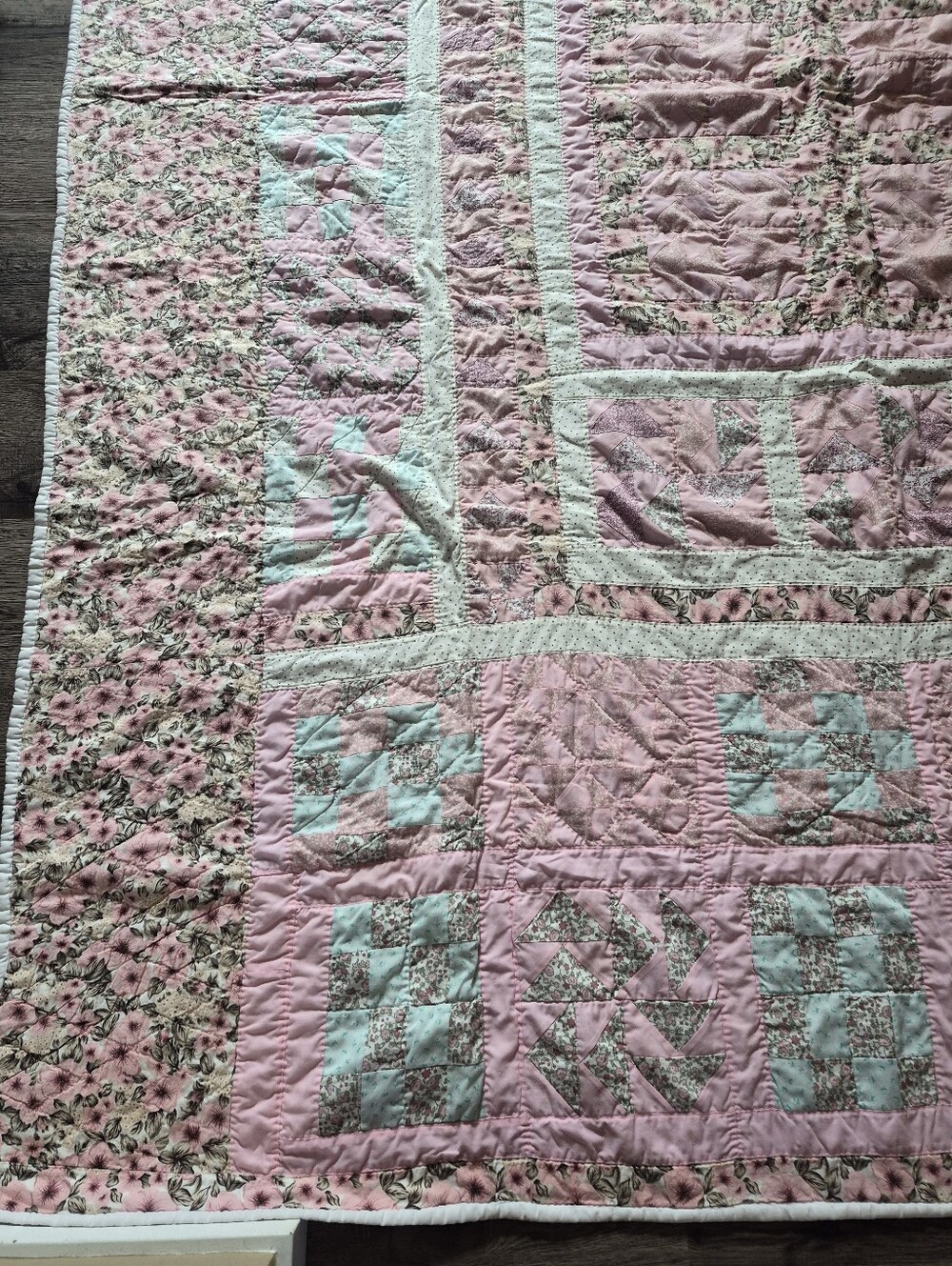 🩷💚🤍Handmade Patchwork Quilt - Picture 3 of 12